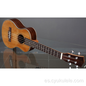 Ukelele de fideos de pino rojo